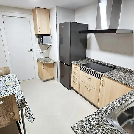 Reformado Con Parking A 1 Minuto De La Playa Apartment *