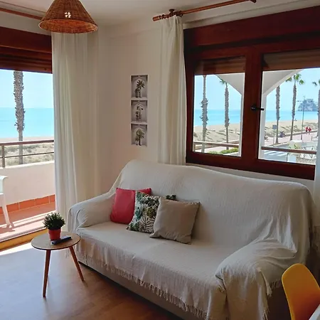 Benedicto Xiii: Beachfront With Parking & Modern Amenities Peniscola