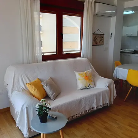 Apartment Benedicto Xiii: Beachfront With Parking & Modern Amenities Peniscola