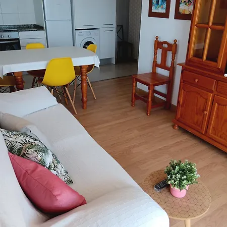 Apartment Benedicto Xiii: Beachfront With Parking & Modern Amenities Peniscola