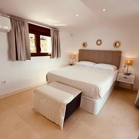 Holiday home Amber *