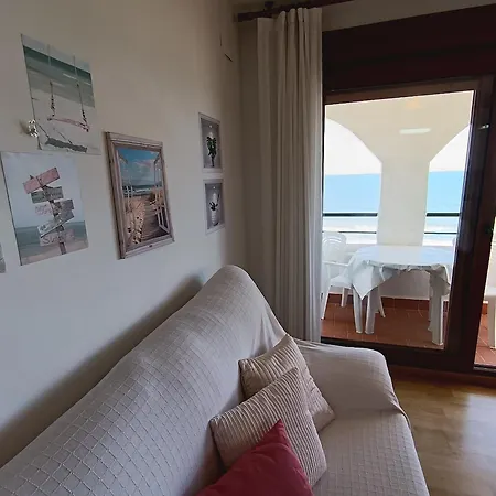 Apartment Benedicto Xiii: Beachfront With Parking & Modern Amenities Peniscola