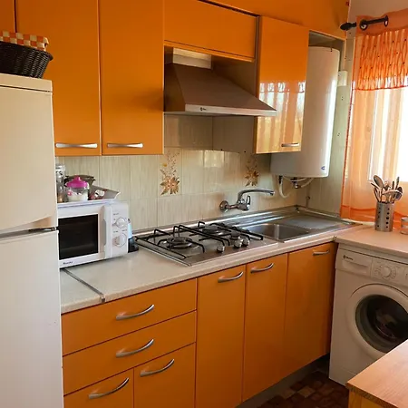 Cn Rents Apartment *