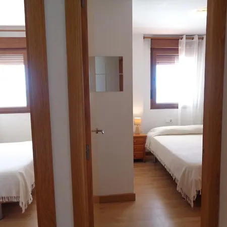 Apartment Benedicto Xiii: Beachfront With Parking & Modern Amenities *