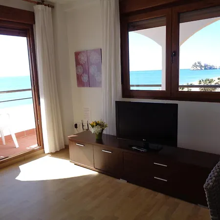 Benedicto Xiii: Beachfront With Parking & Modern Amenities