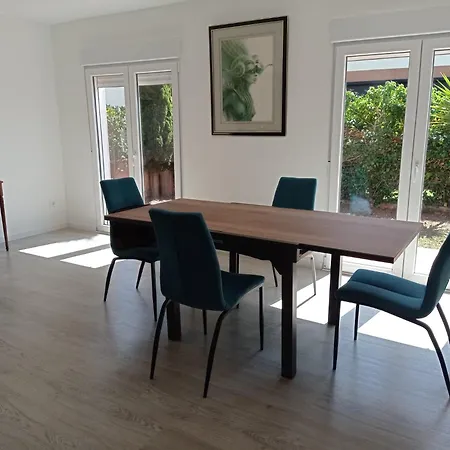 Maison Pres De La Holiday home