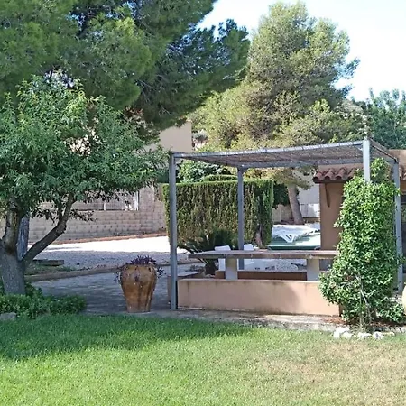 Holiday home Roquetes 8 *