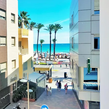 Apartment Moderno En Centro, Cerca De La Playa Y El Castillo Papa Luna