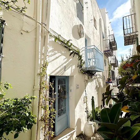 Casa Blava, Casco Antiguo De