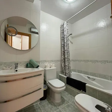 Apartment El Balcon De Ii, Disfruta De Unas Vistas Privilegiadas En Primera Persona Al Castillo De Peniscola, Con Piscina, Wifi Y Parking Totalmente Gratuito