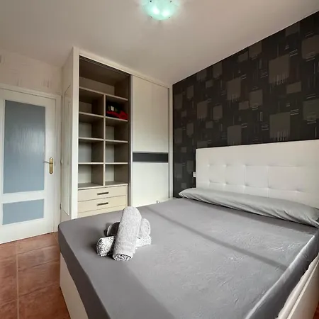 El Balcon De Ii, Disfruta De Unas Vistas Privilegiadas En Primera Persona Al Castillo De Peniscola, Con Piscina, Wifi Y Parking Totalmente Gratuito