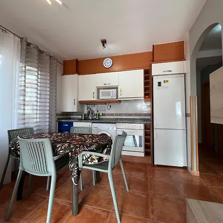 Apartment El Balcon De Ii, Disfruta De Unas Vistas Privilegiadas En Primera Persona Al Castillo De Peniscola, Con Piscina, Wifi Y Parking Totalmente Gratuito *