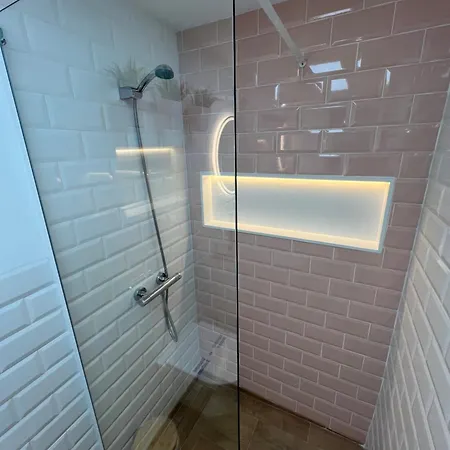 Nuevo Centrico En Primera Linea De Playa Con Vistas Al Mar, Piscina, Aire Acondicionado Y Wifi * Peniscola
