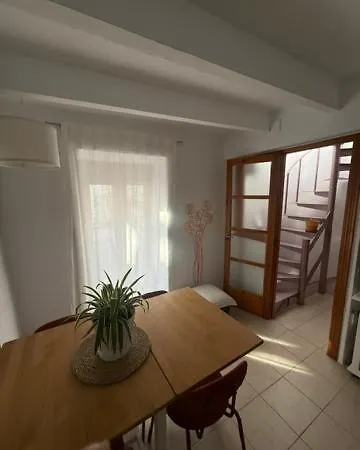 Holiday home Casa Lluna 13 *