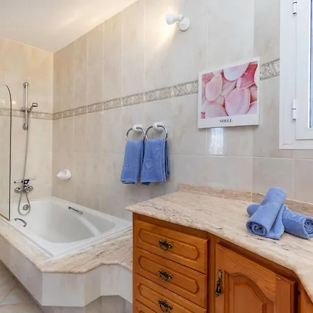 Apartment La Casa Blanca By Interhome *