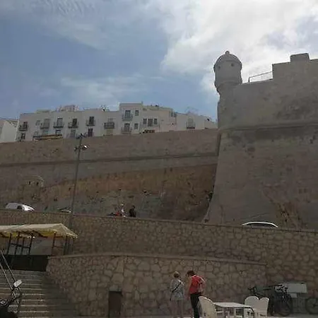 A H Castillo Apartment *