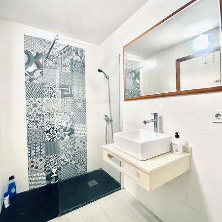 Turyva Tarongers 3 - Modern 2 Bed For Families & Couples