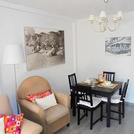 Coliseum Apartment *
