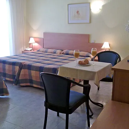 Felipe Ii Hotel 2*