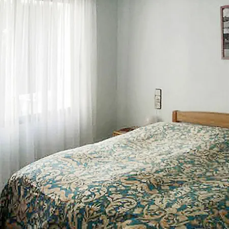 Contemporary In With 2 Bedrooms, Sun Terrace, Pool Apartment *