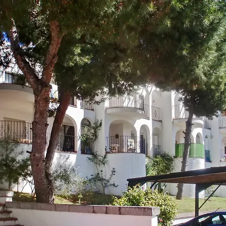 Contemporary In With 2 Bedrooms, Sun Terrace, Pool Apartment