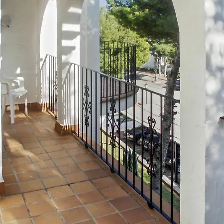 Contemporary In With 2 Bedrooms, Sun Terrace, Pool *