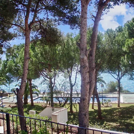 Contemporary In With 2 Bedrooms, Sun Terrace, Pool *