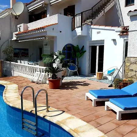 Azul Mit Privat Pool Holiday home