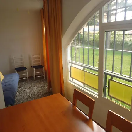 Castillo De 4/6 Lek Apartment *