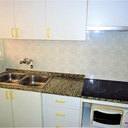 Apartment Castillo De 4/6 Lek *