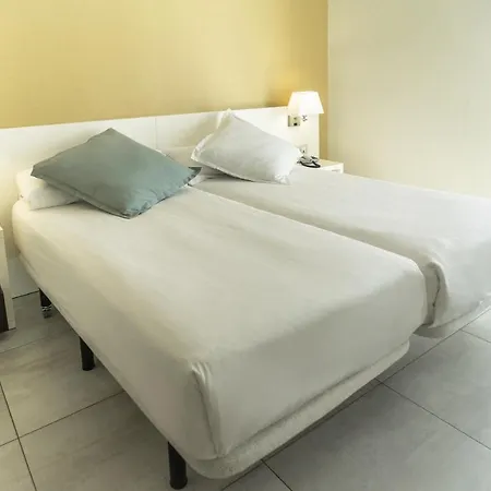 Agora & Hotel 4*