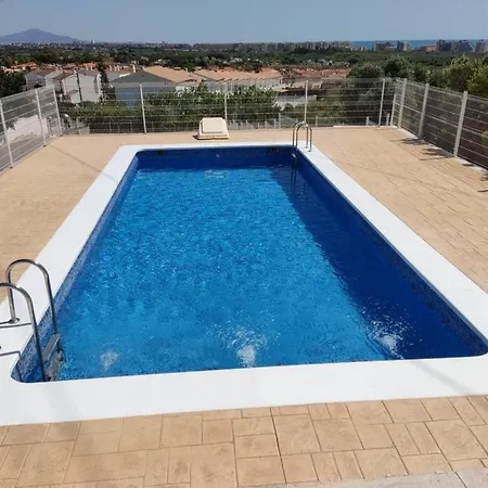 Holiday home Magnifico Adosado Villamar