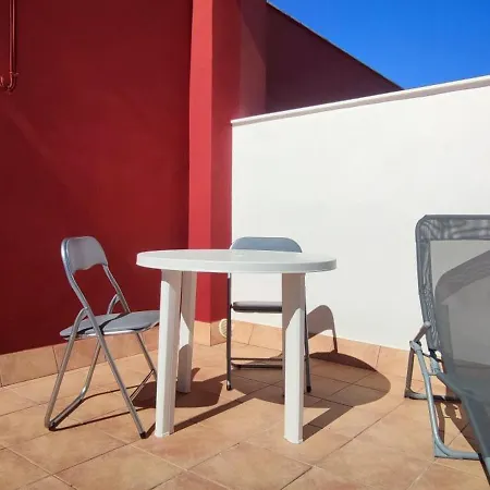 Tabarca Con Jardin Y Piscina Comunitaria