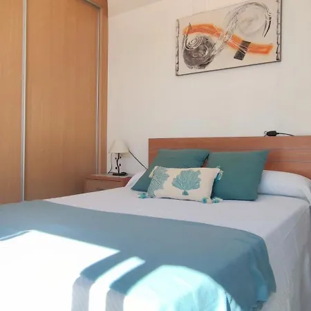 Tabarca Con Jardin Y Piscina Comunitaria