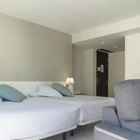 Hotel Agora & 4*
