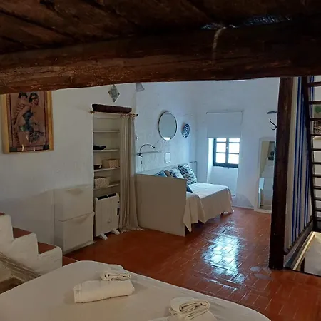 A H Casa Mira En Calma