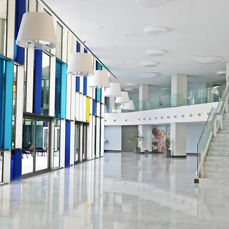 Hotel Agora & 4*
