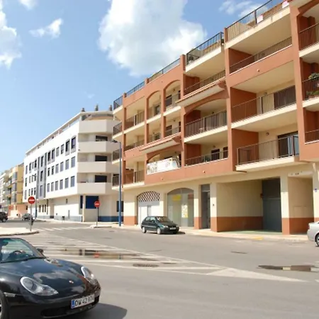 Bonito Atico Con Aire Acondicionado,piscina Comunitaria, Parking Y Wifi