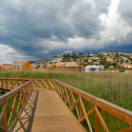 Bonito Atico Con Aire Acondicionado,piscina Comunitaria, Parking Y Wifi