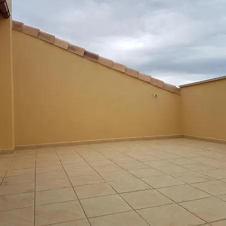 Bonito Atico Con Aire Acondicionado,piscina Comunitaria, Parking Y Wifi *