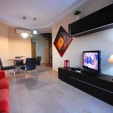 Bonito Atico Con Aire Acondicionado,piscina Comunitaria, Parking Y Wifi Peniscola